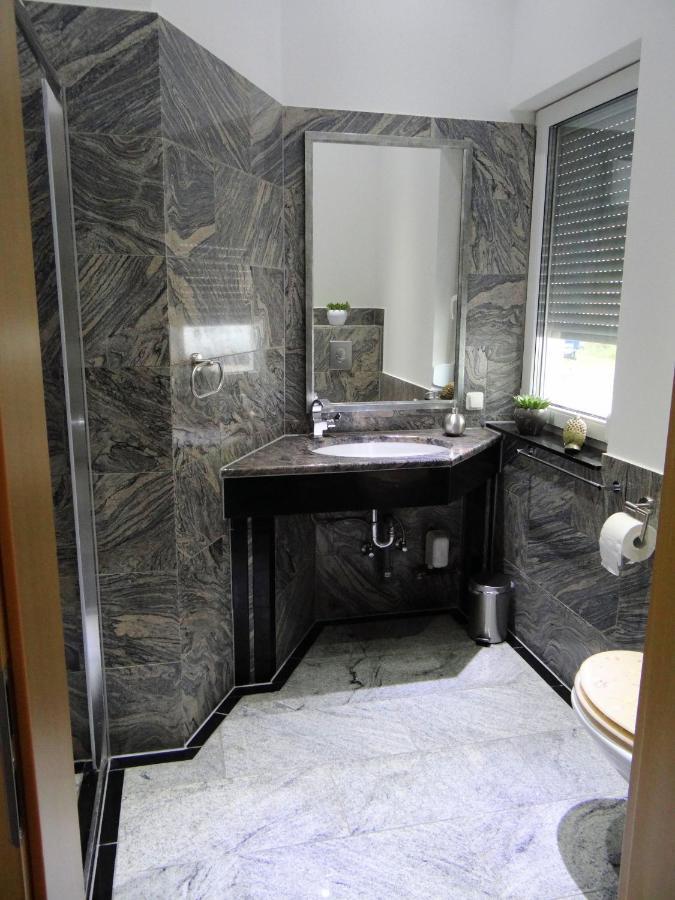 Travelers Home Hasloch  Ngoại thất bức ảnh